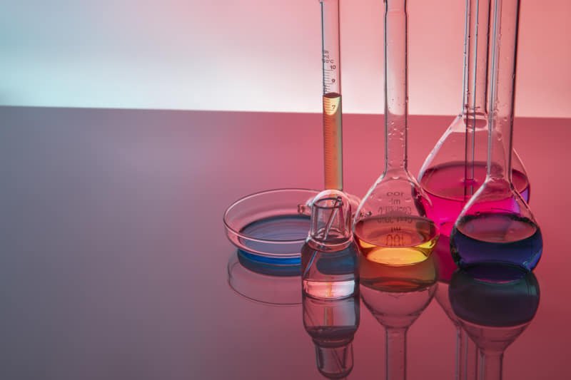 Aglutinantes ¿Qué pellets elegir? Todas las claves. 3 still life laboratory samples